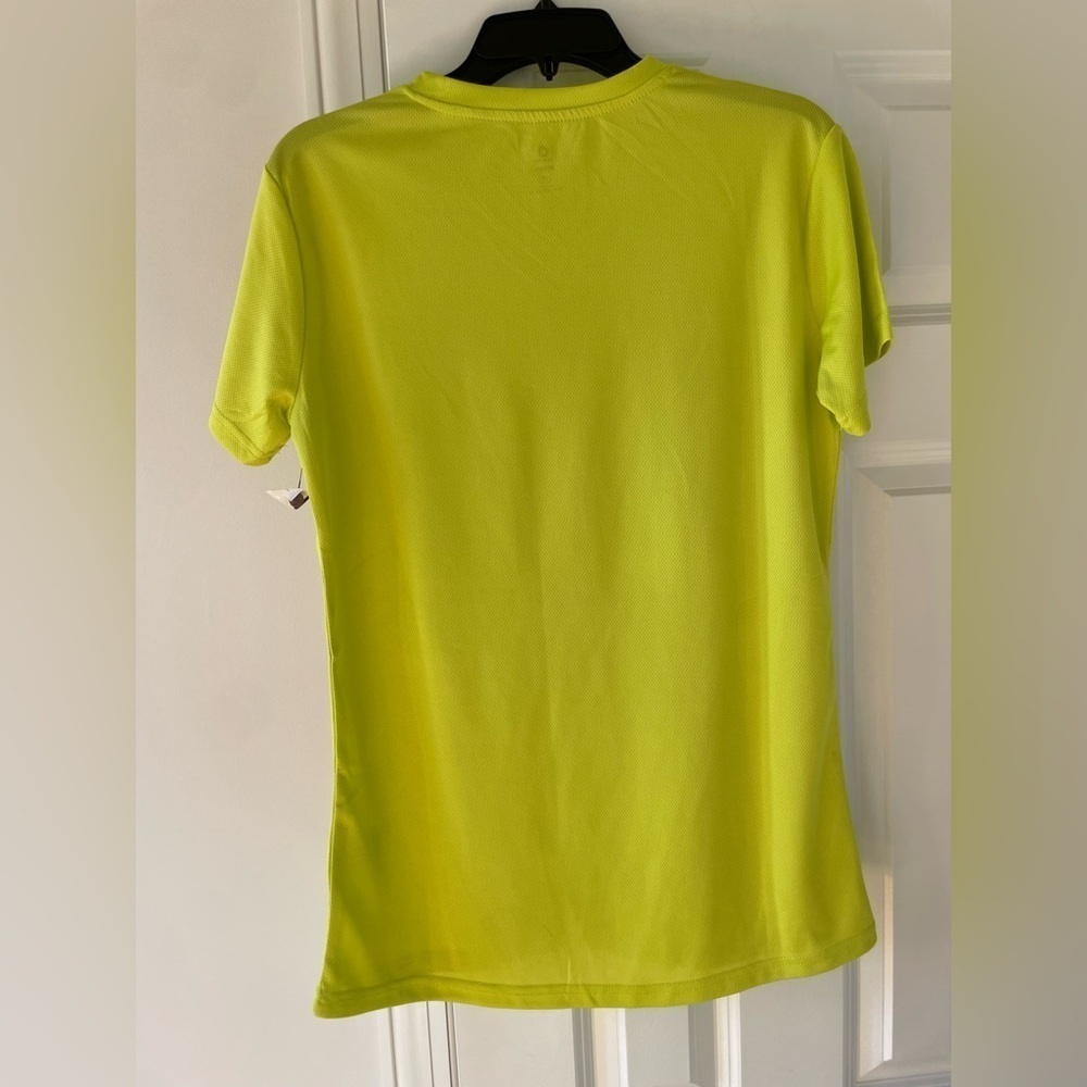 💕 NWOT Women High-Visibility Neon Micromesh Moisture Wicking V-neck T-shirt - Picture 3 of 4